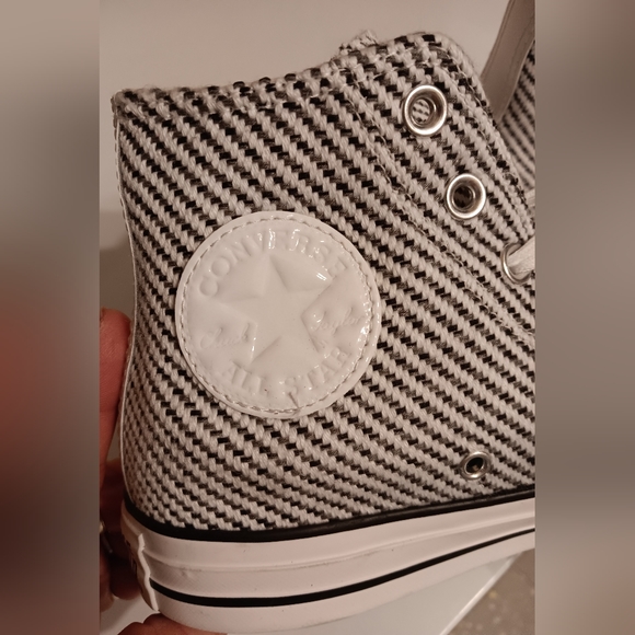 Converse Hightops - Picture 5 of 7